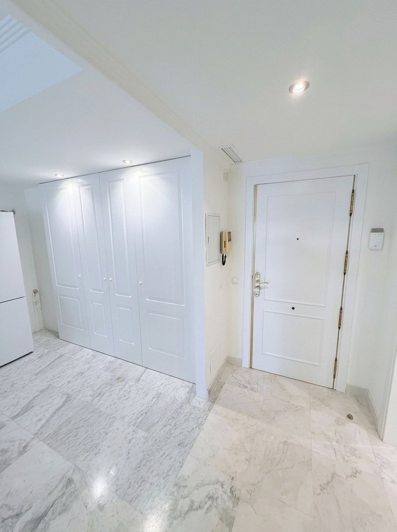 1 Bed Middle Floor Apartment in Puerto Banús