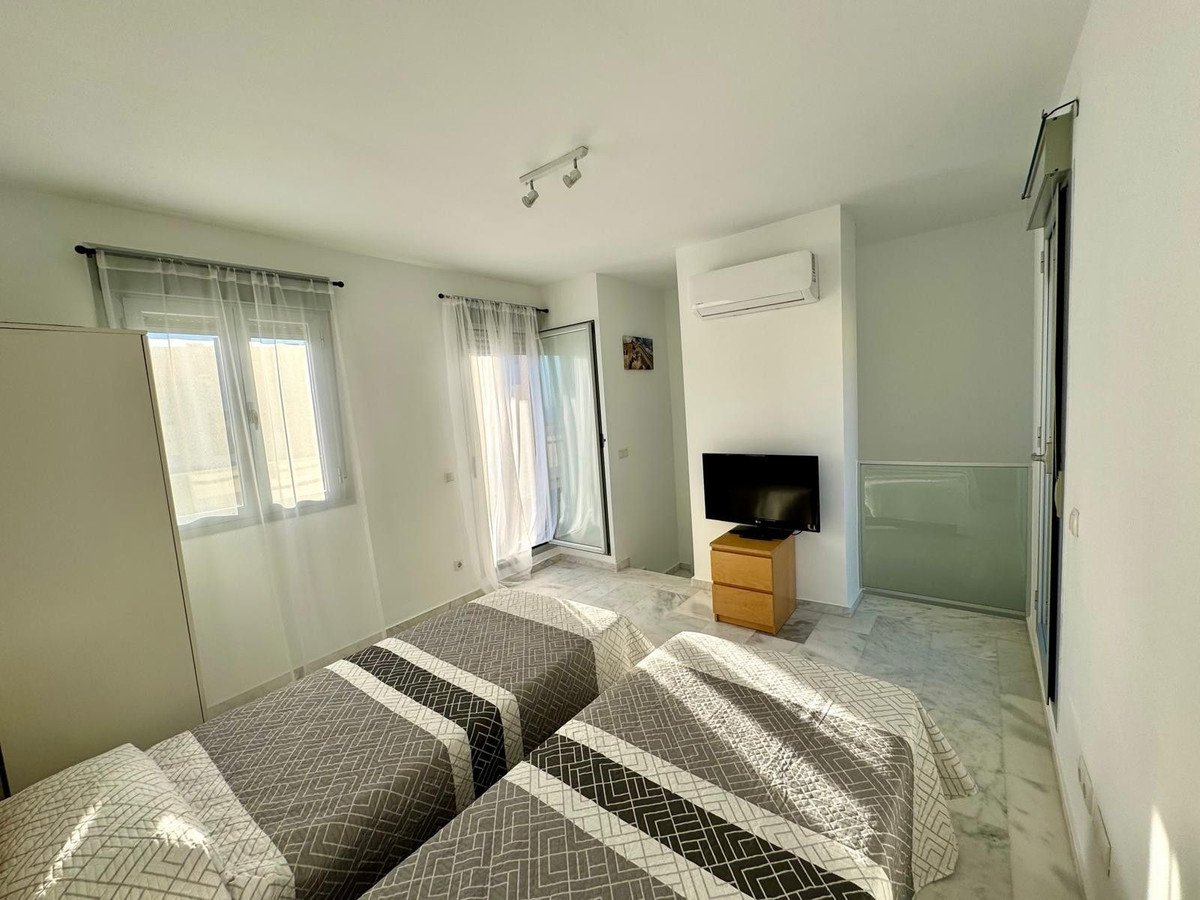 3 Bed Duplex in Riviera del Sol