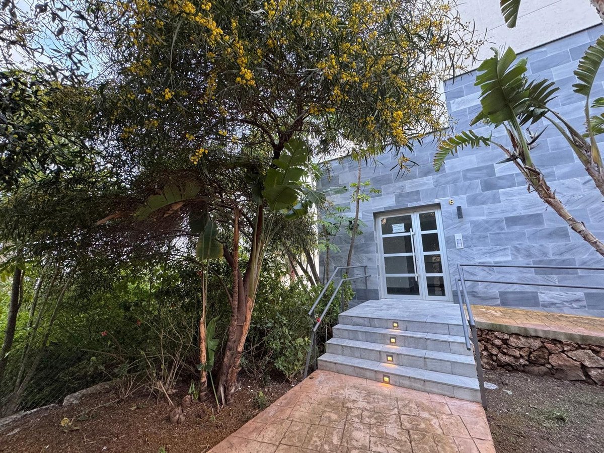 3 Bed Duplex in Riviera del Sol