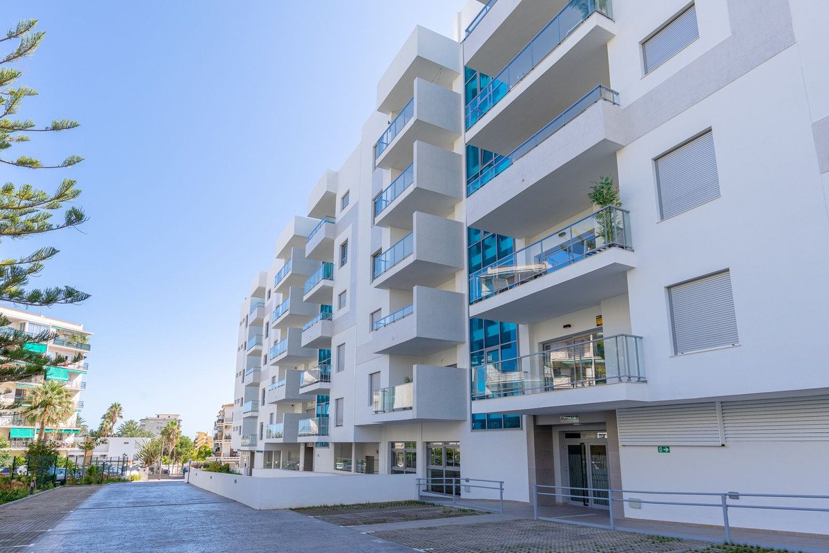 3 Bed Middle Floor Apartment in Benalmadena Costa