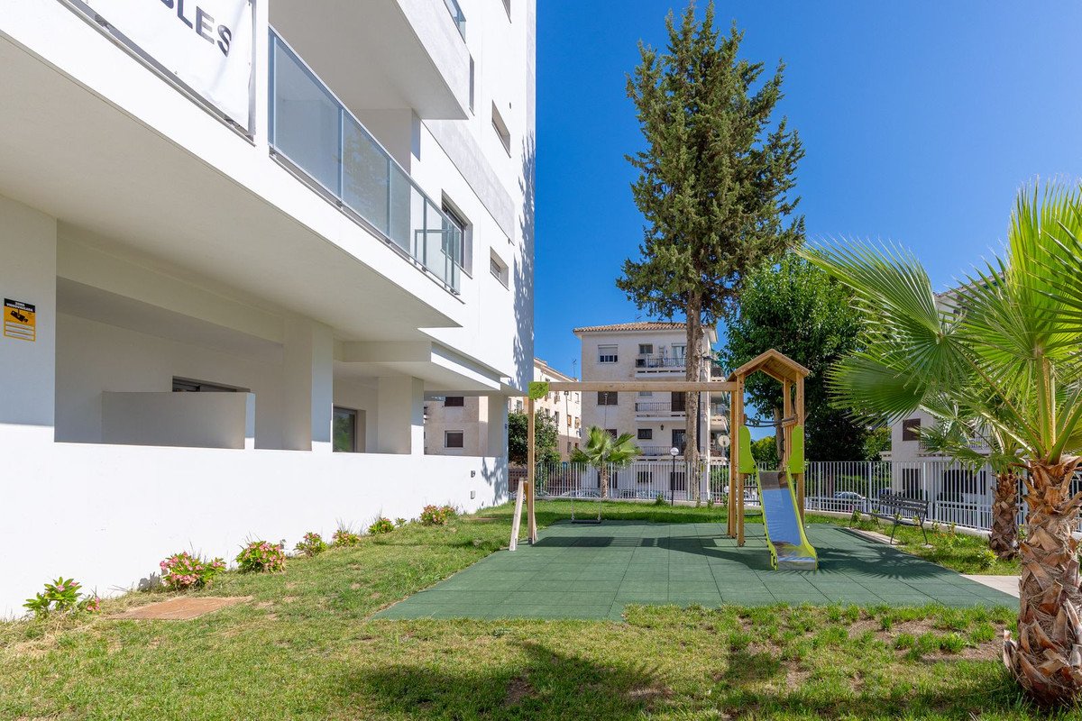 3 Bed Middle Floor Apartment in Benalmadena Costa