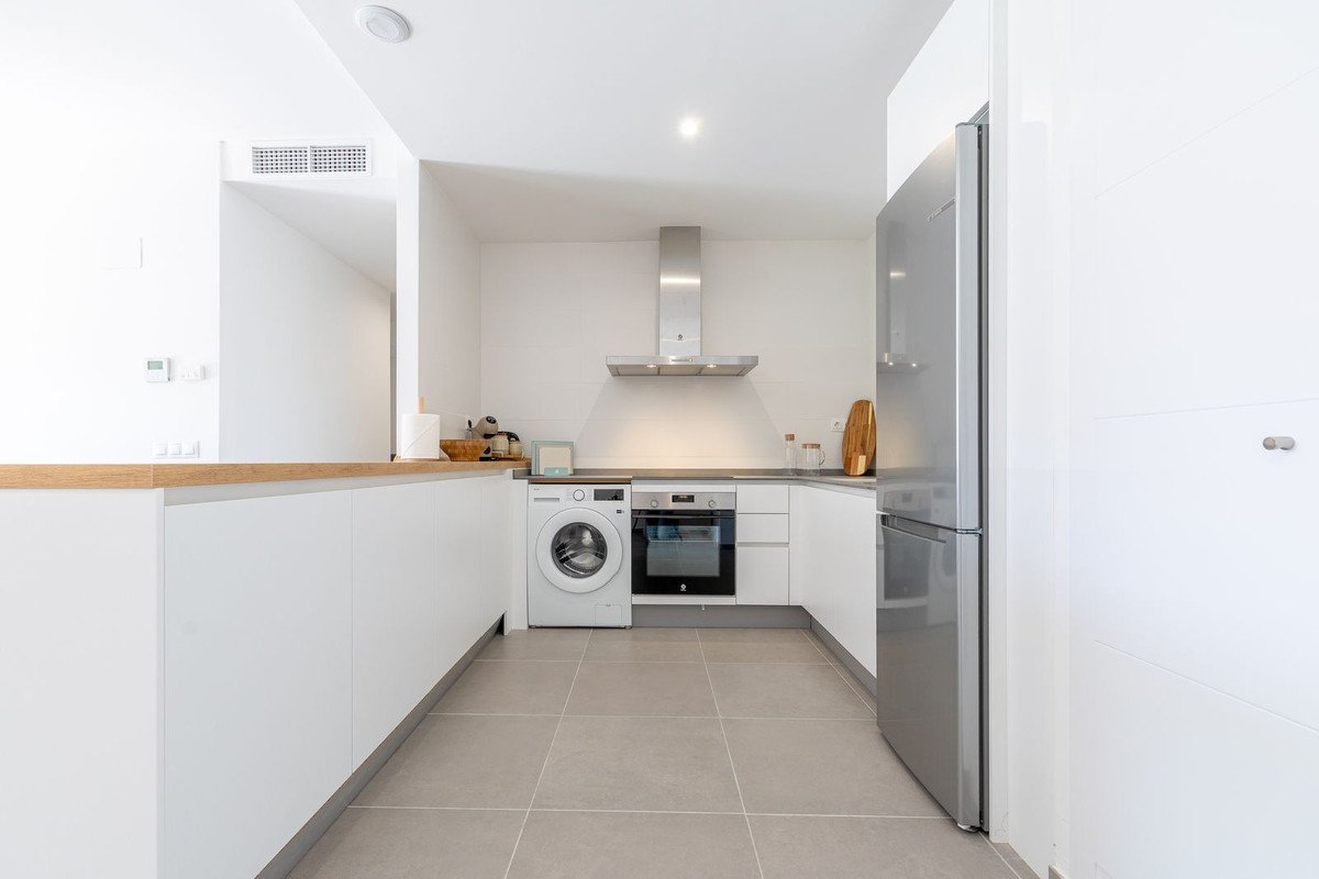 3 Bed Middle Floor Apartment in Benalmadena Costa