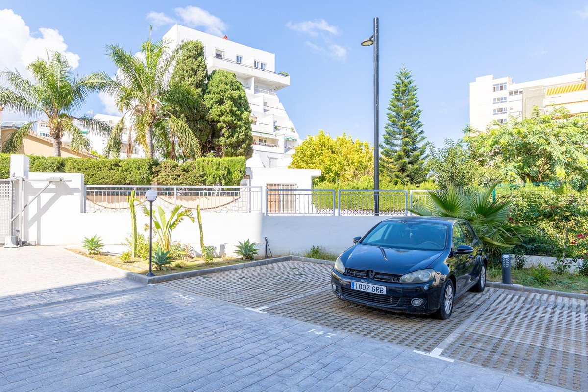 3 Bed Middle Floor Apartment in Benalmadena Costa