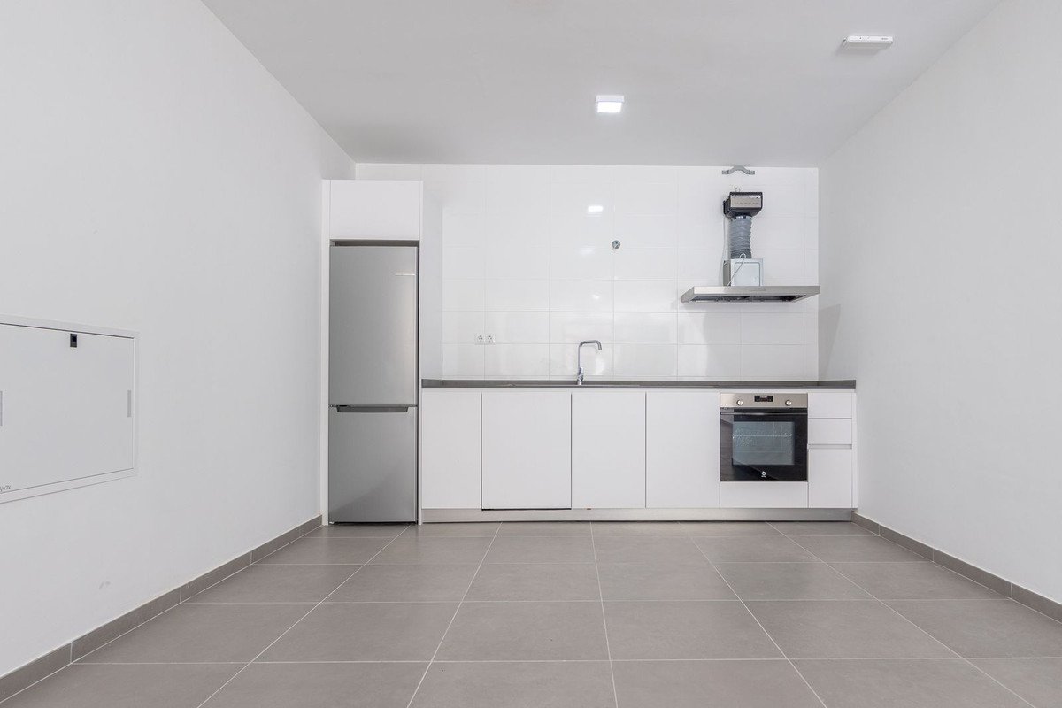 3 Bed Middle Floor Apartment in Benalmadena Costa