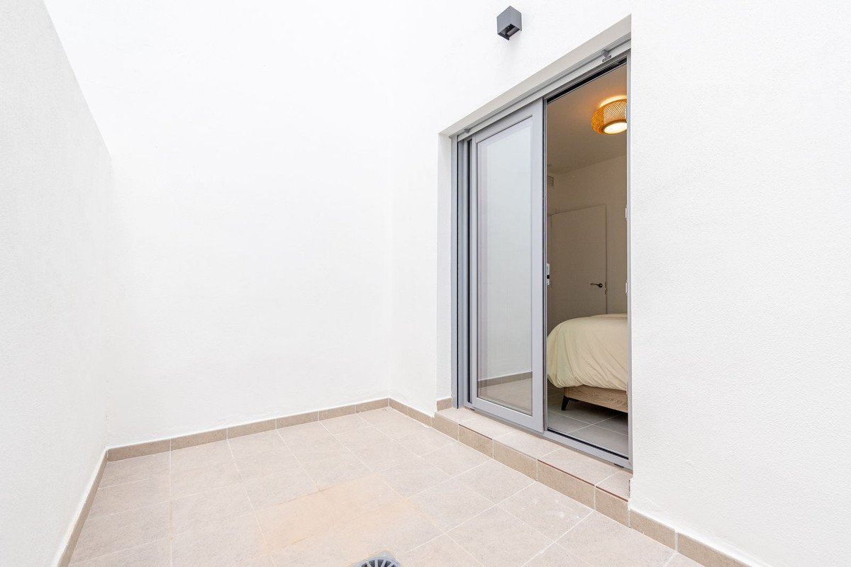 3 Bed Middle Floor Apartment in Benalmadena Costa