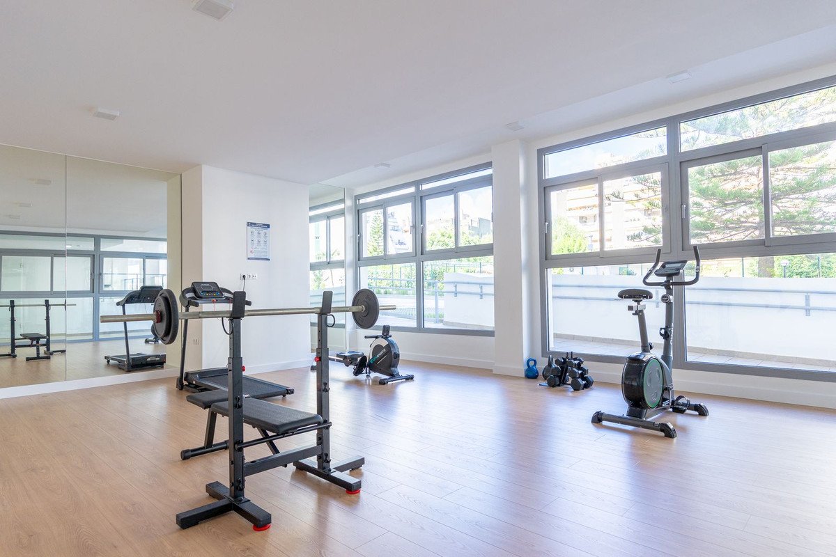 3 Bed Middle Floor Apartment in Benalmadena Costa