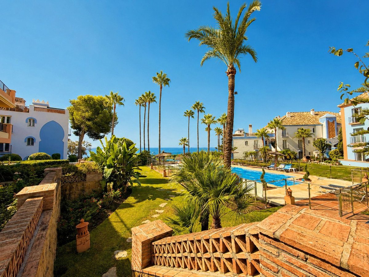 2 Bed Ground Floor Apartment in Casares Playa