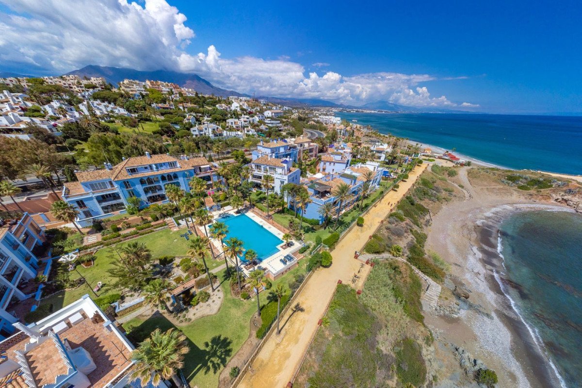 2 Bed Ground Floor Apartment in Casares Playa