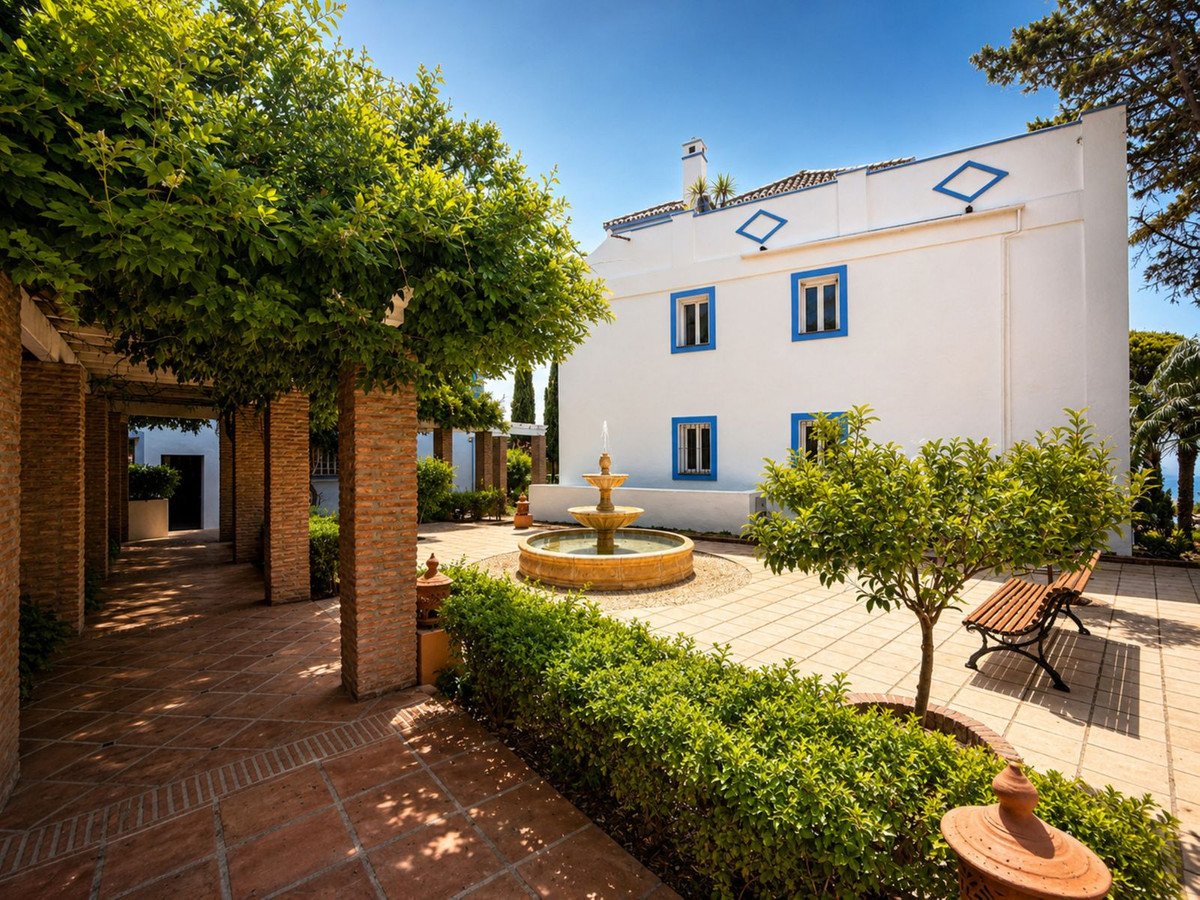 2 Bed Ground Floor Apartment in Casares Playa