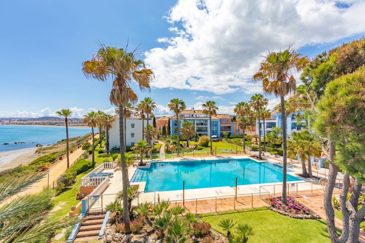 2 Bed Ground Floor Apartment in Casares Playa