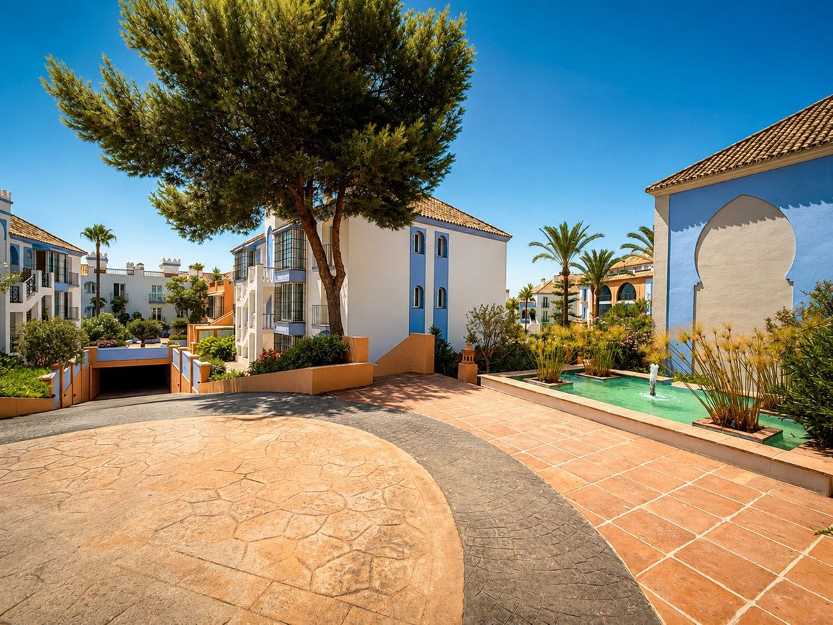 2 Bed Ground Floor Apartment in Casares Playa