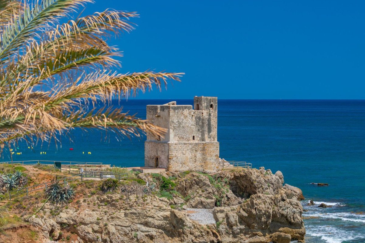 2 Bed Ground Floor Apartment in Casares Playa