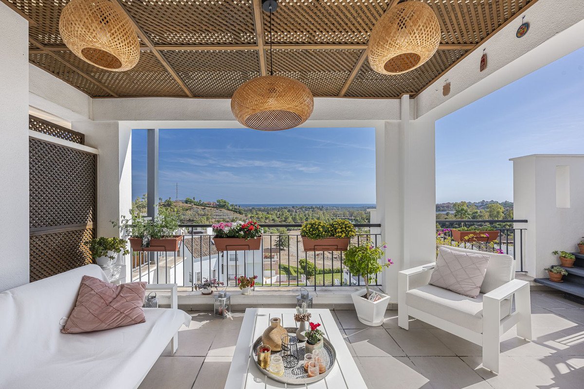 2 Bed Penthouse Duplex in Benahavís