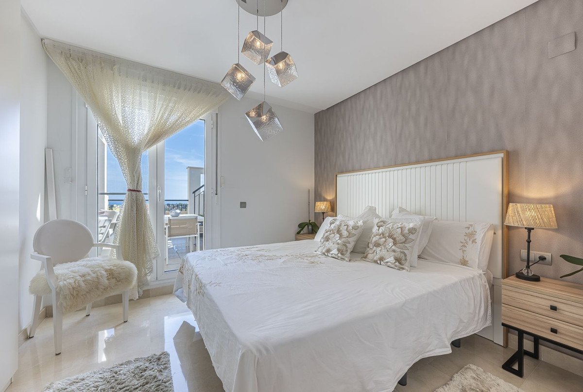 2 Bed Penthouse Duplex in Benahavís