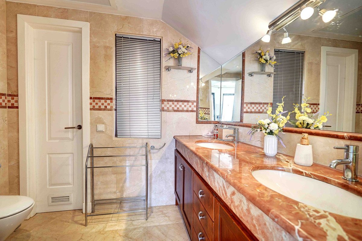 2 Bed Penthouse in Calahonda