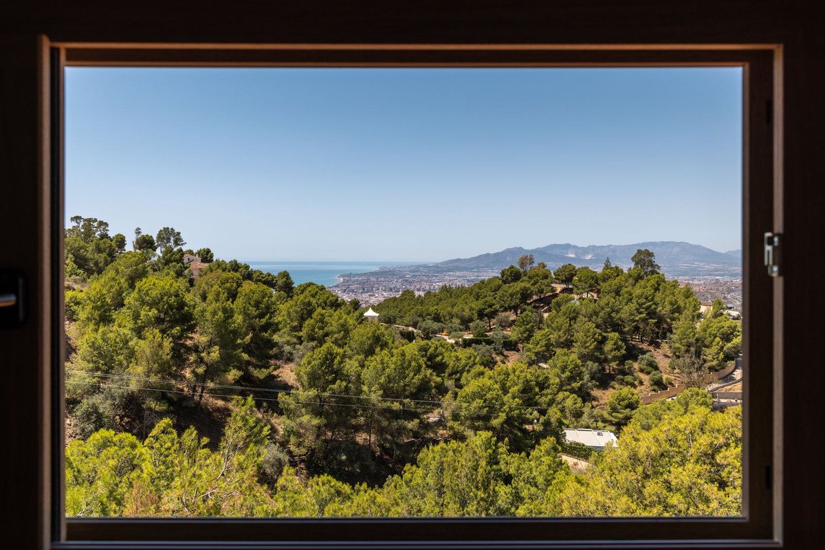 5 Bed Detached Villa in Málaga