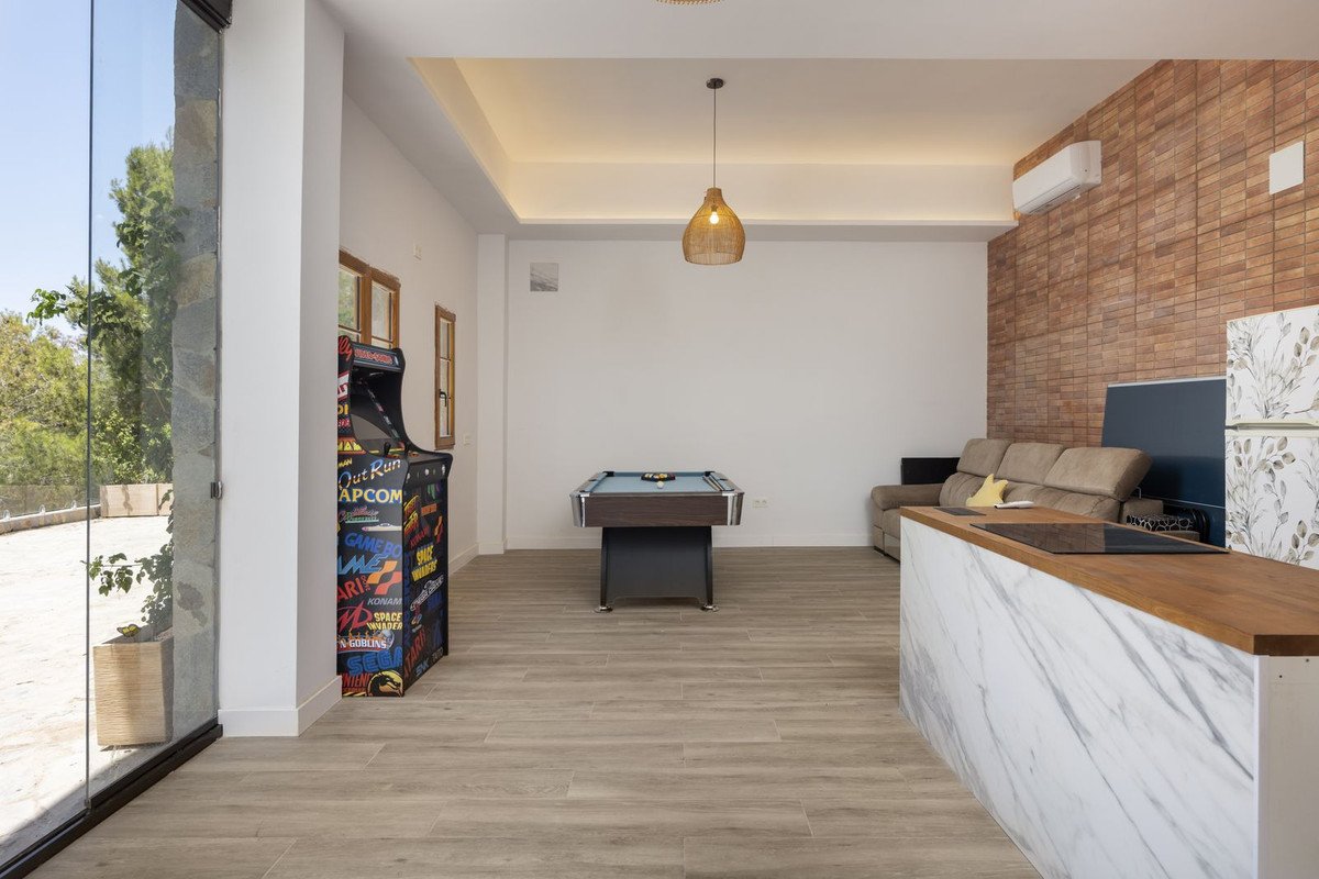 5 Bed Detached Villa in Málaga