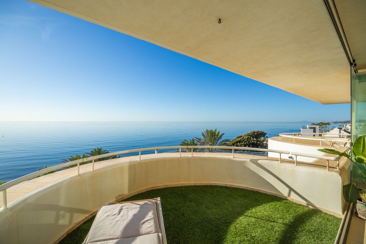 3 Bed Penthouse in Estepona