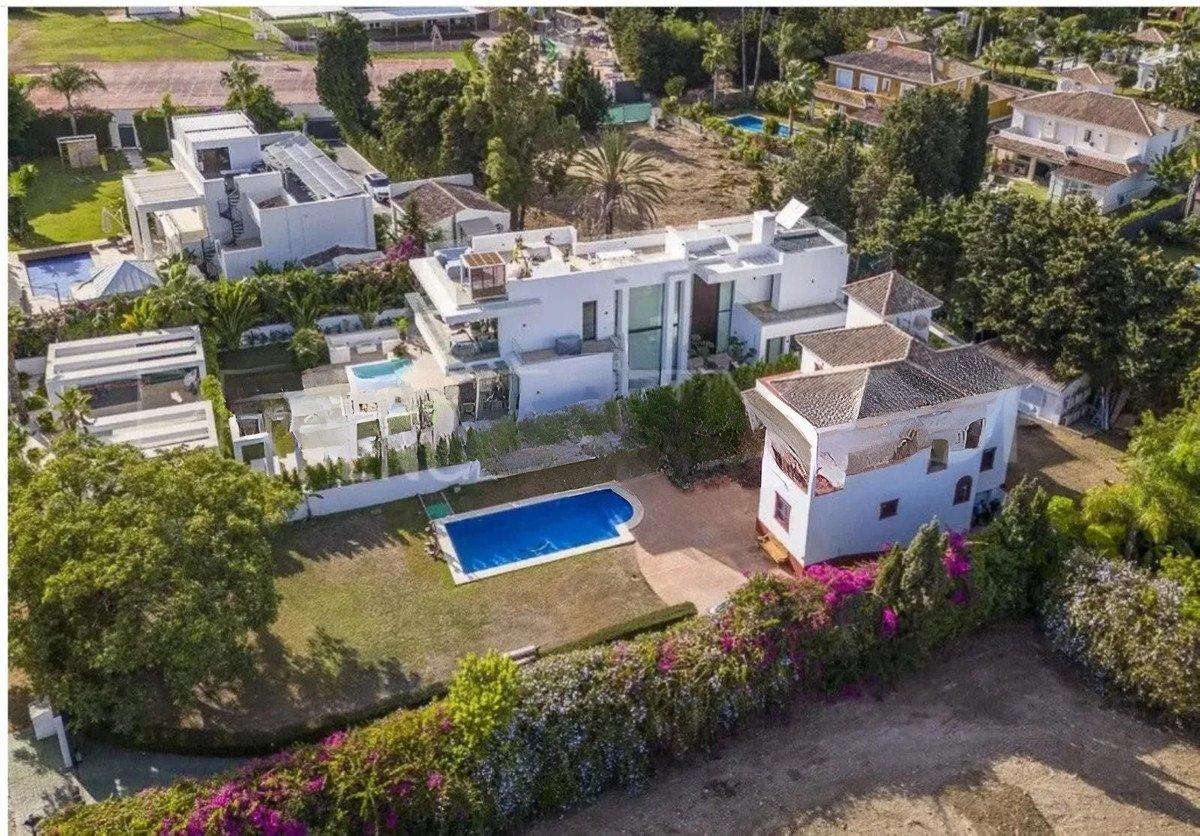 4 Bed Detached Villa in Guadalmina Baja