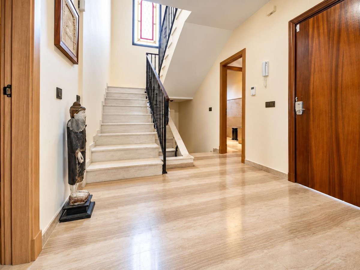 4 Bed Detached Villa in Guadalmina Baja