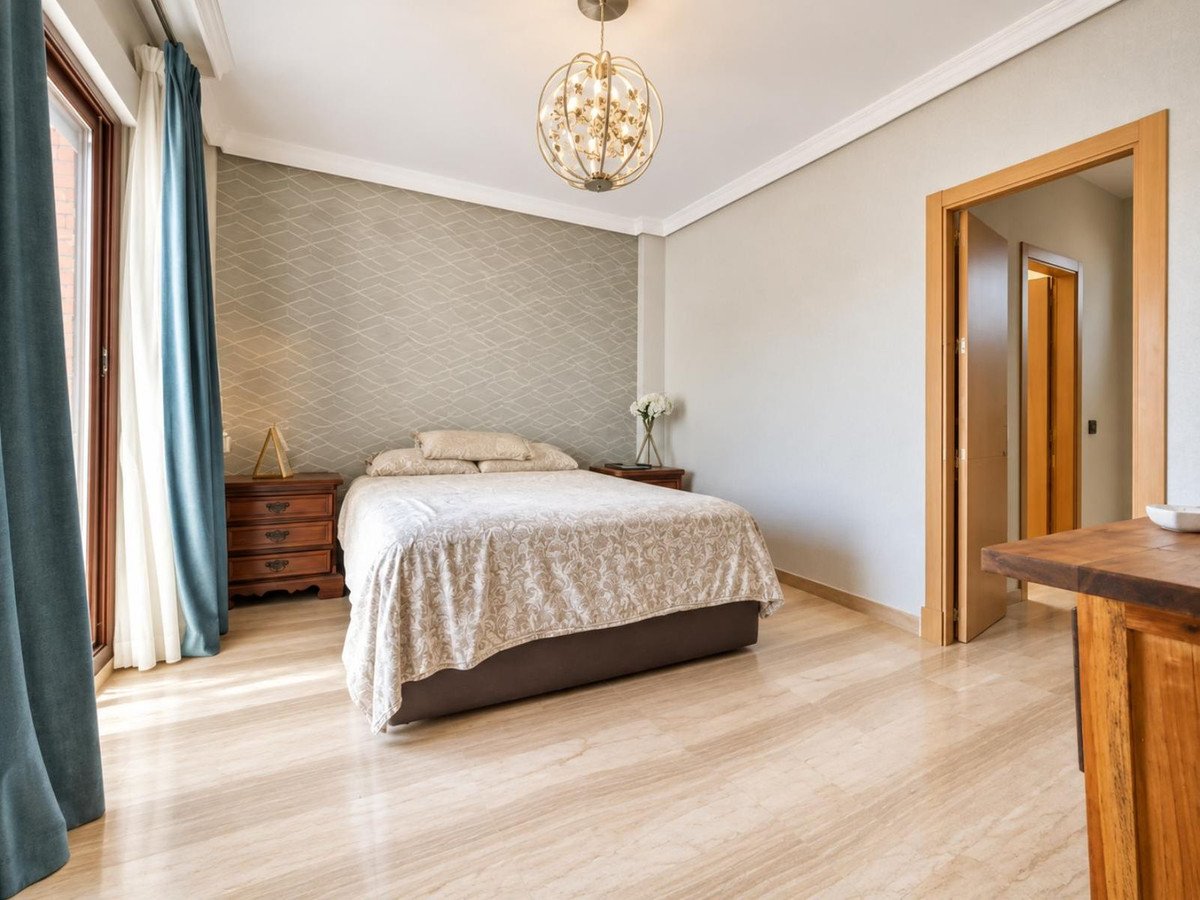 4 Bed Detached Villa in Guadalmina Baja