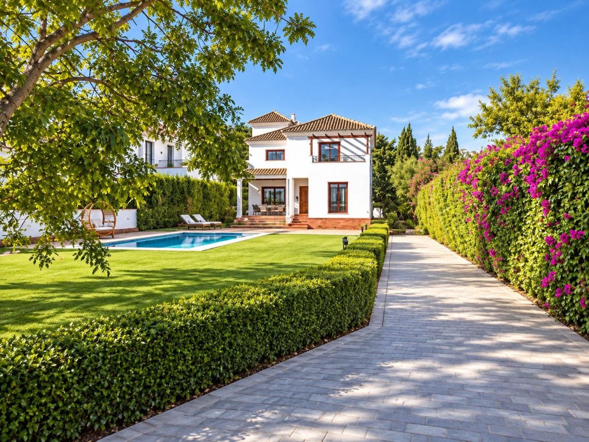 4 Bed Detached Villa in Guadalmina Baja