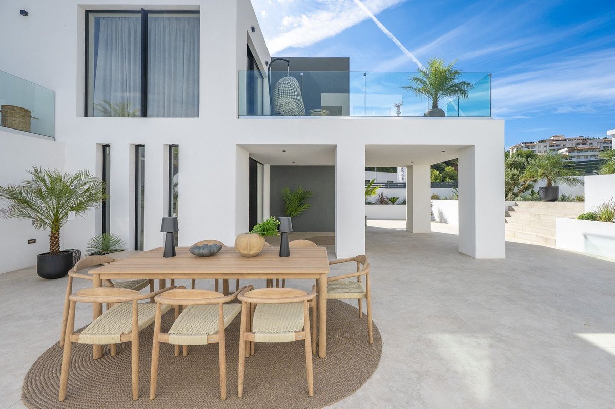 4 Bed Detached Villa in Benalmadena