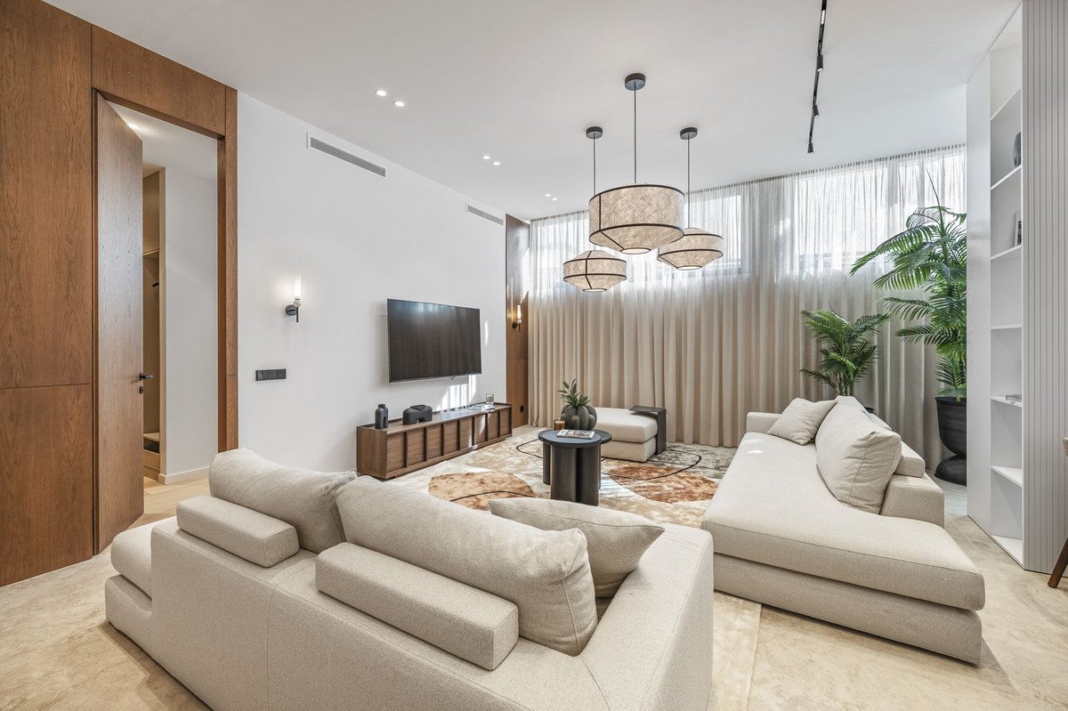 4 Bed Detached Villa in Benalmadena