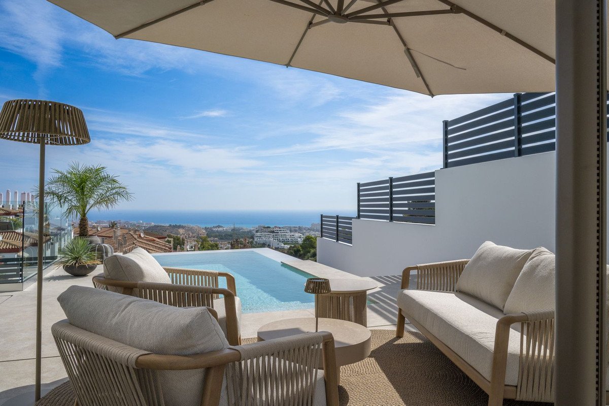 4 Bed Detached Villa in Benalmadena
