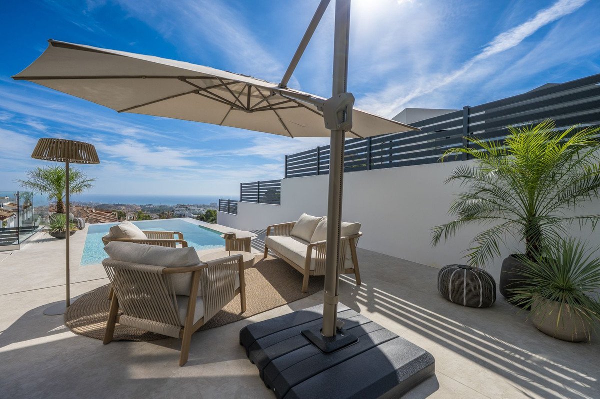 4 Bed Detached Villa in Benalmadena