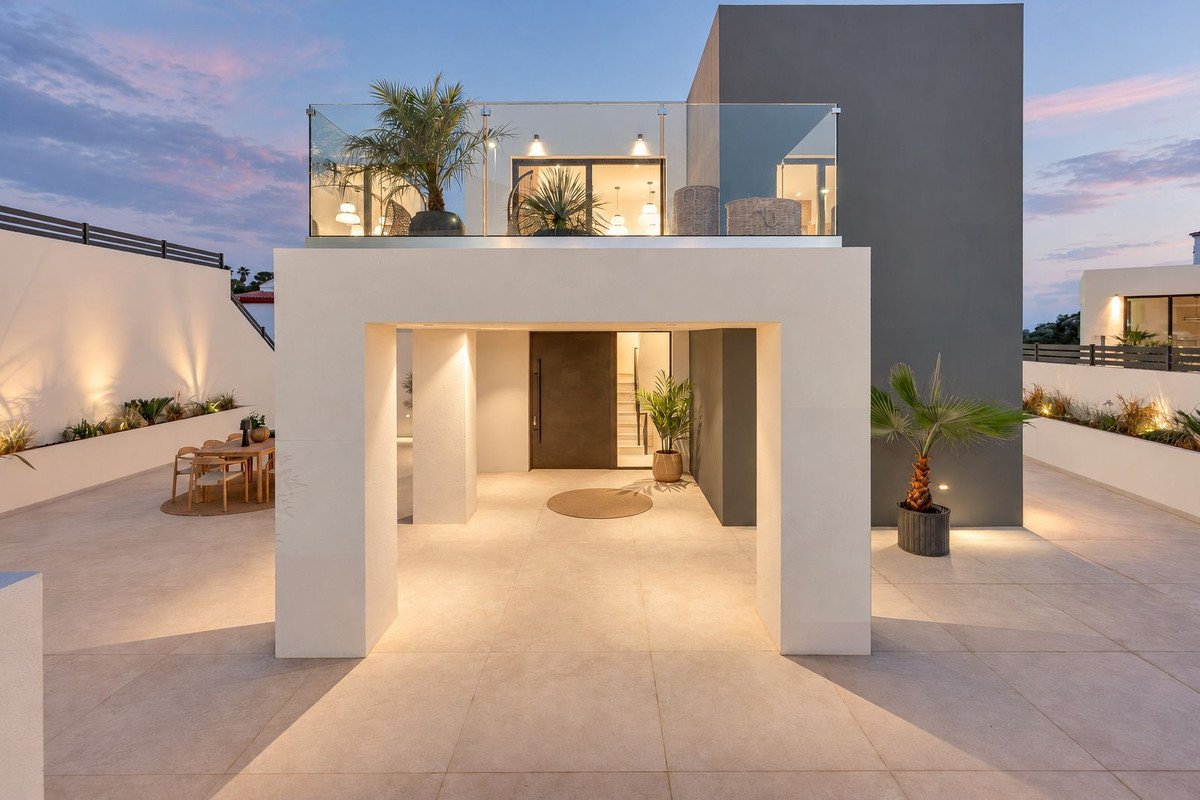 4 Bed Detached Villa in Benalmadena