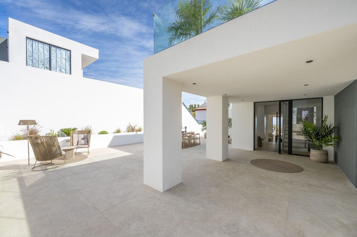 4 Bed Detached Villa in Benalmadena