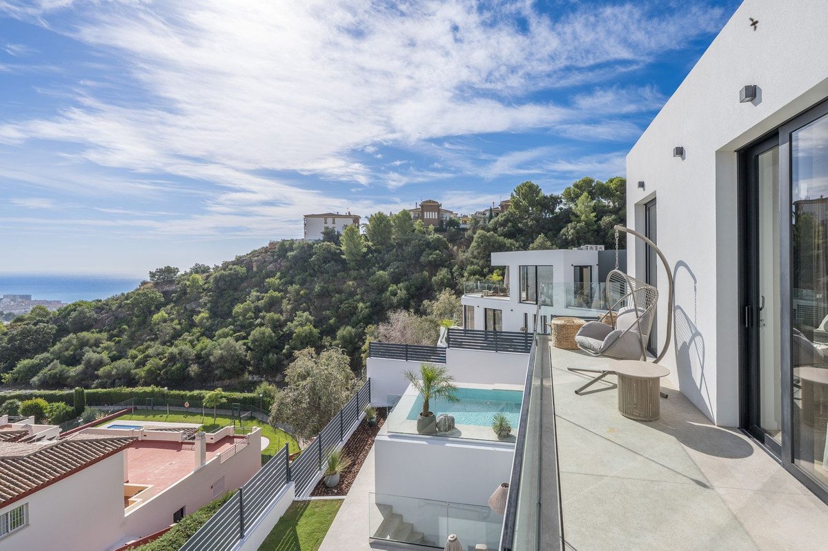 4 Bed Detached Villa in Benalmadena
