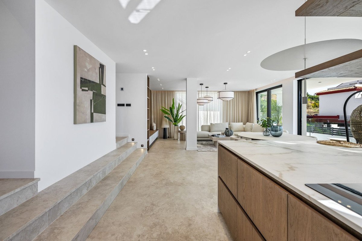 4 Bed Detached Villa in Benalmadena