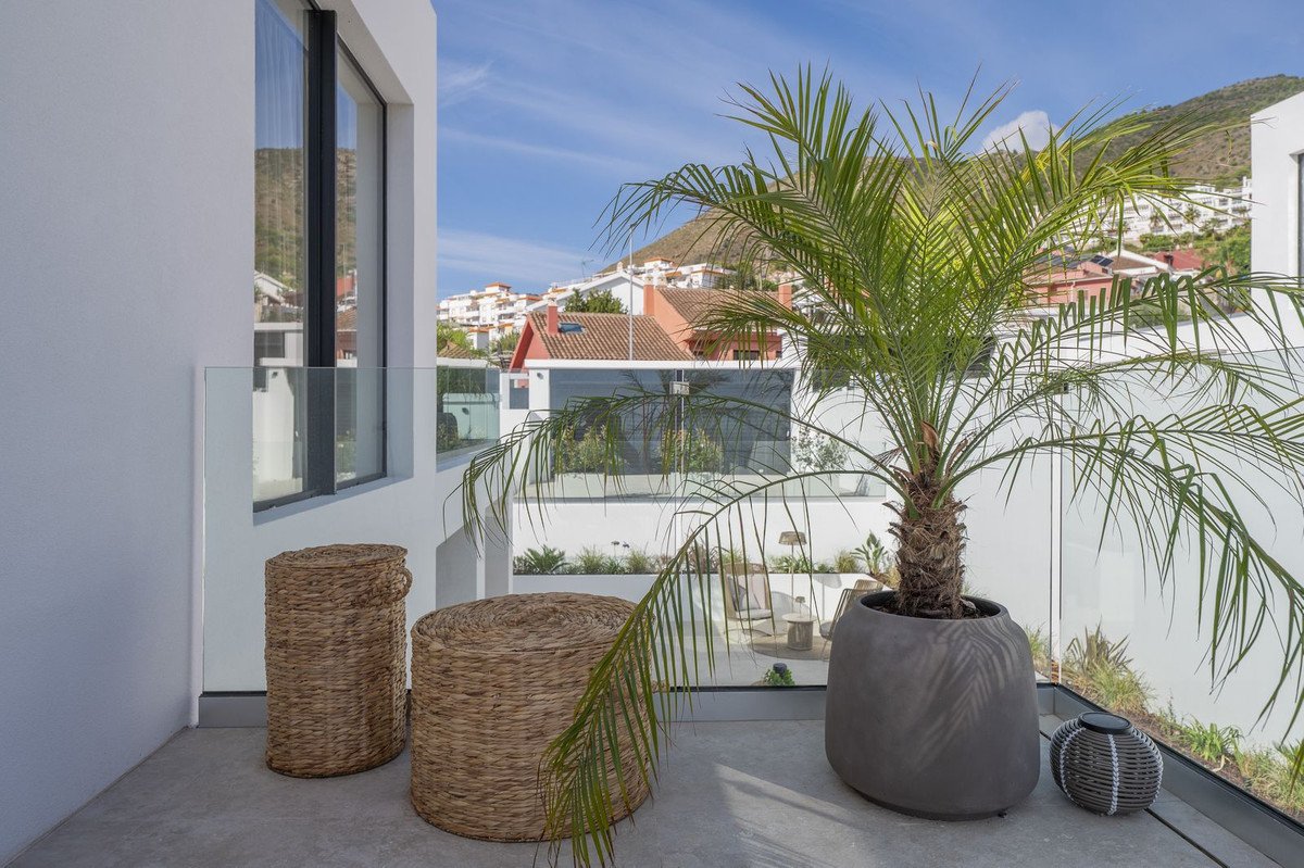 4 Bed Detached Villa in Benalmadena