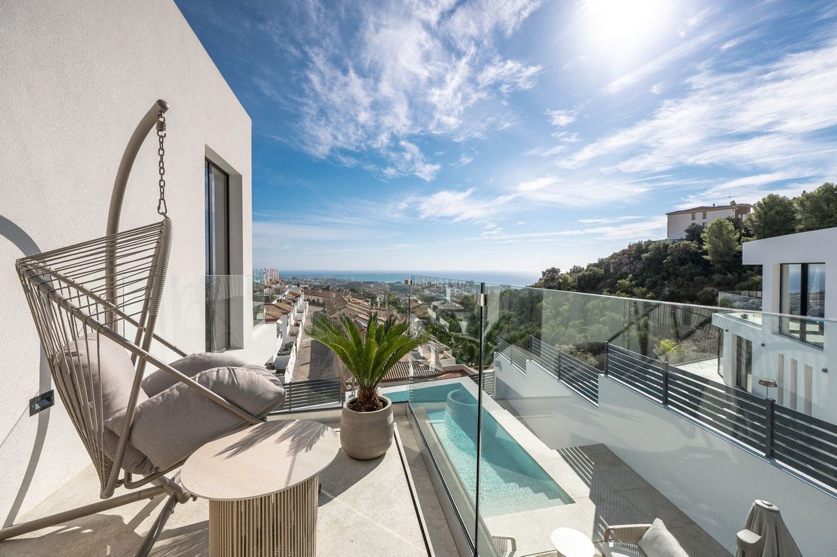 4 Bed Detached Villa in Benalmadena