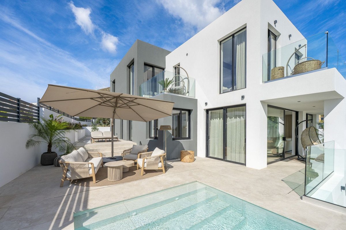 4 Bed Detached Villa in Benalmadena