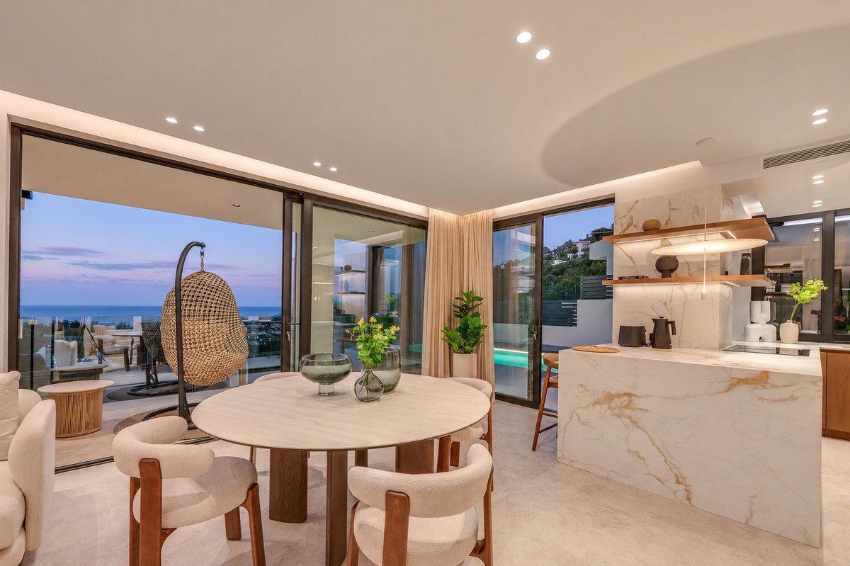 4 Bed Detached Villa in Benalmadena