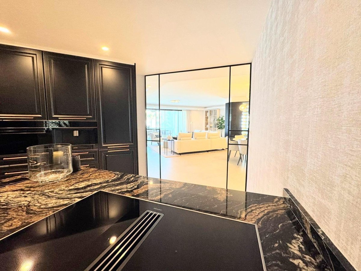 3 Bed Middle Floor Apartment in Puerto Banús