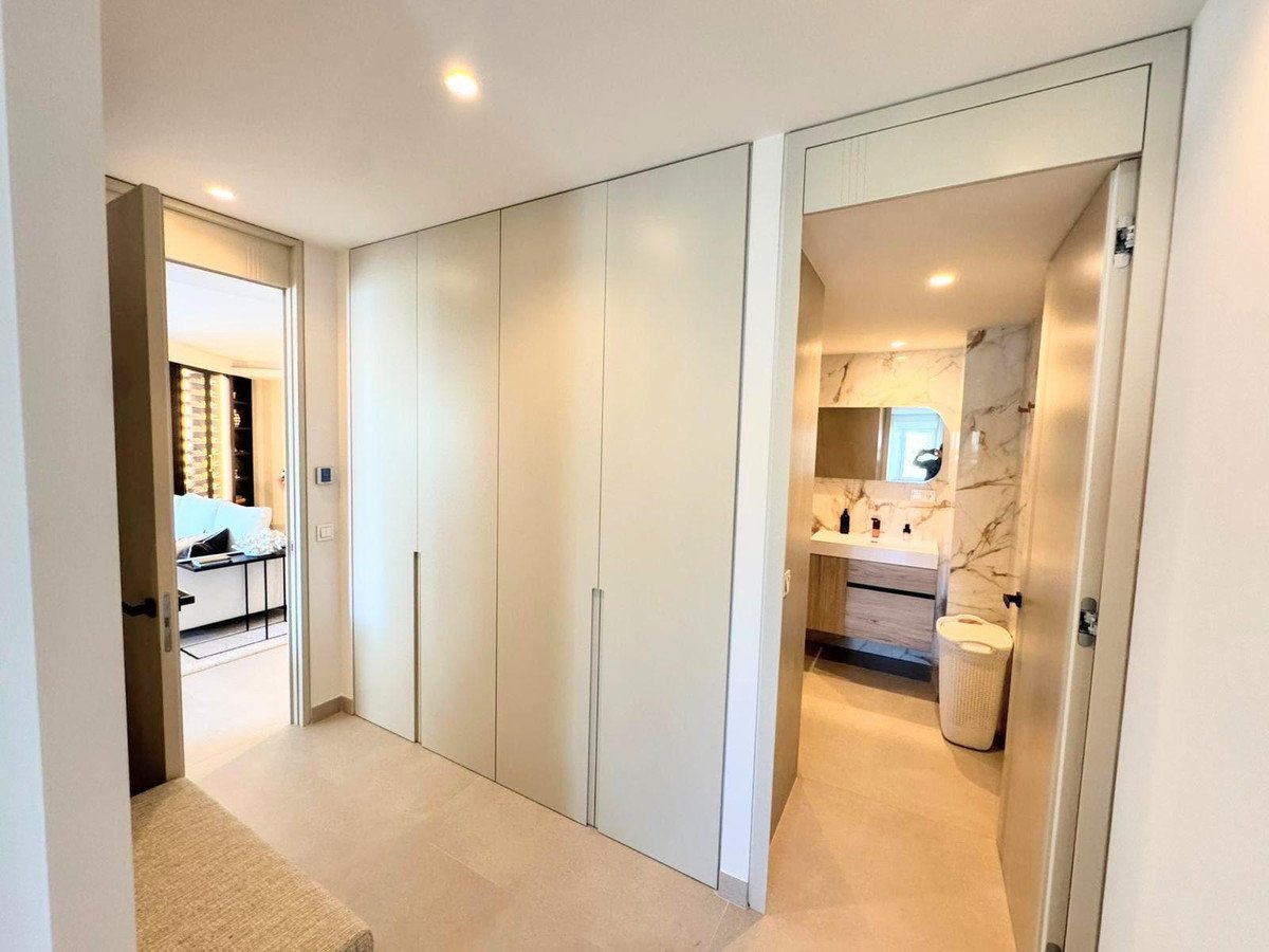 3 Bed Middle Floor Apartment in Puerto Banús