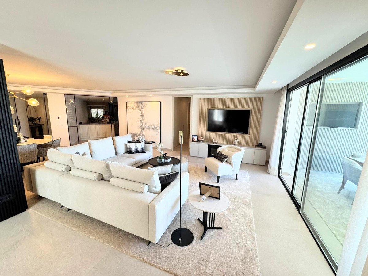 3 Bed Middle Floor Apartment in Puerto Banús