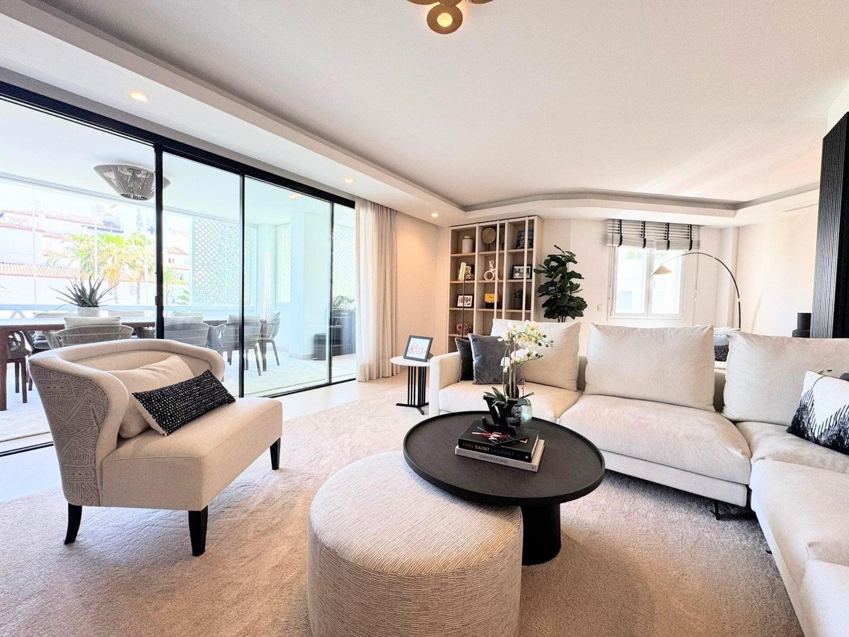 3 Bed Middle Floor Apartment in Puerto Banús