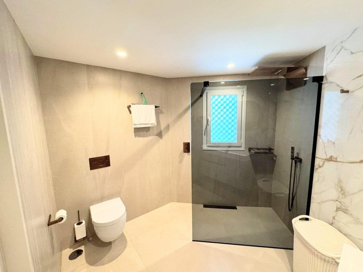 3 Bed Middle Floor Apartment in Puerto Banús