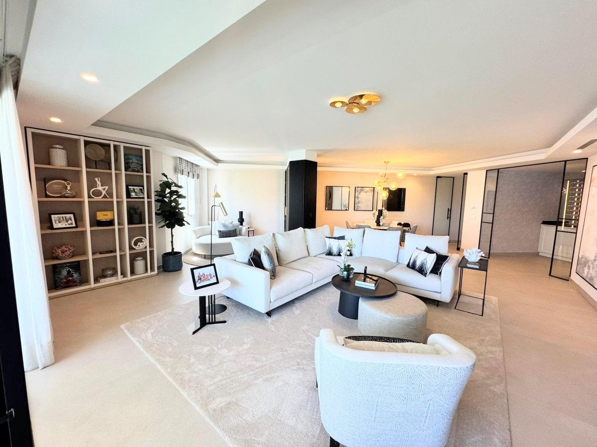 3 Bed Middle Floor Apartment in Puerto Banús