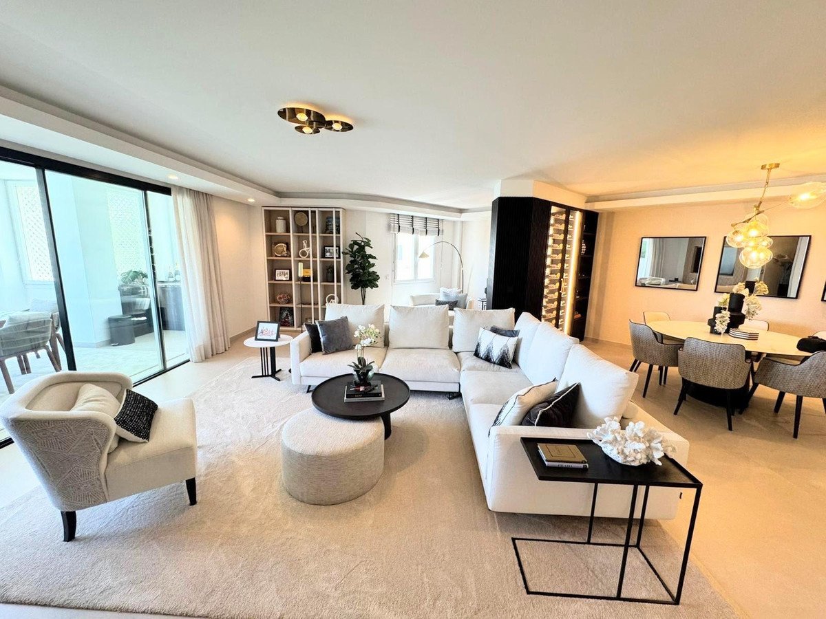 3 Bed Middle Floor Apartment in Puerto Banús