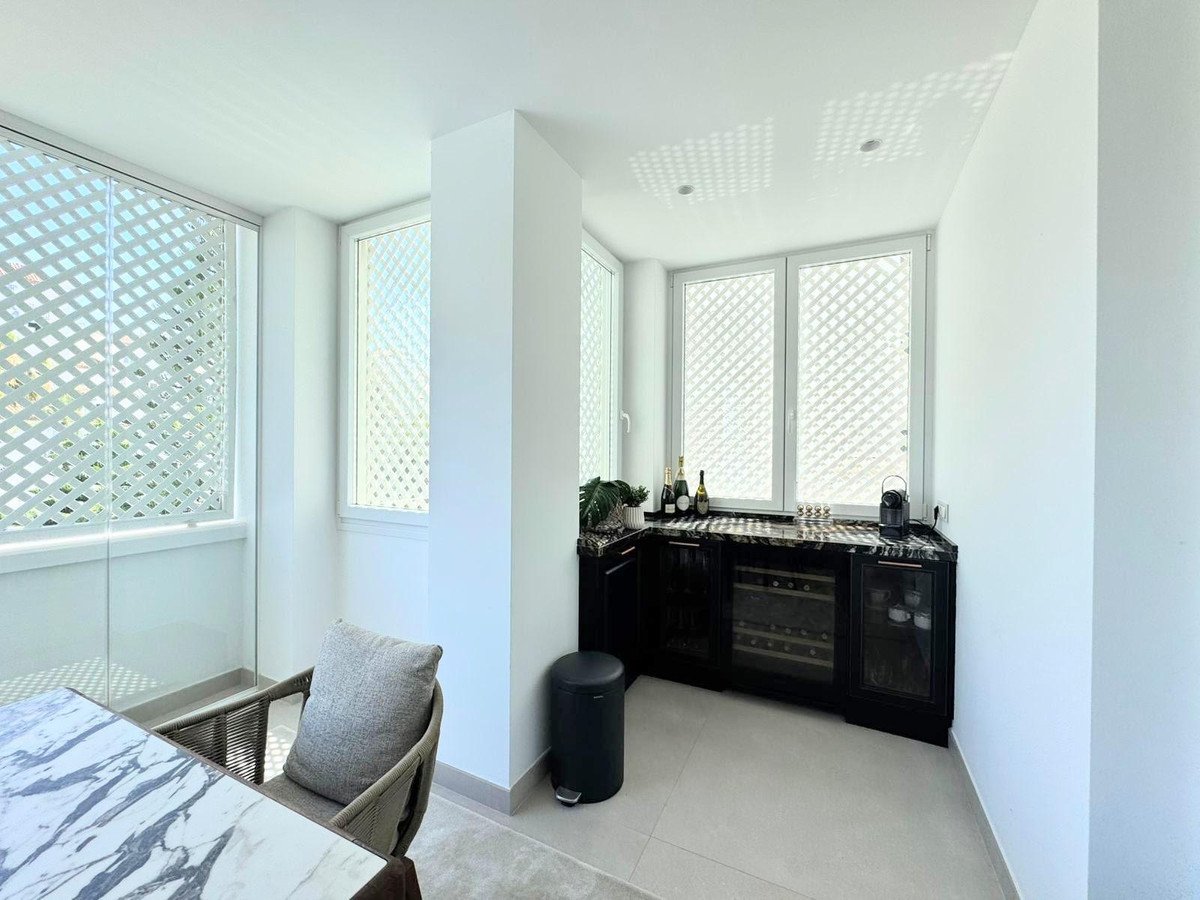 3 Bed Middle Floor Apartment in Puerto Banús