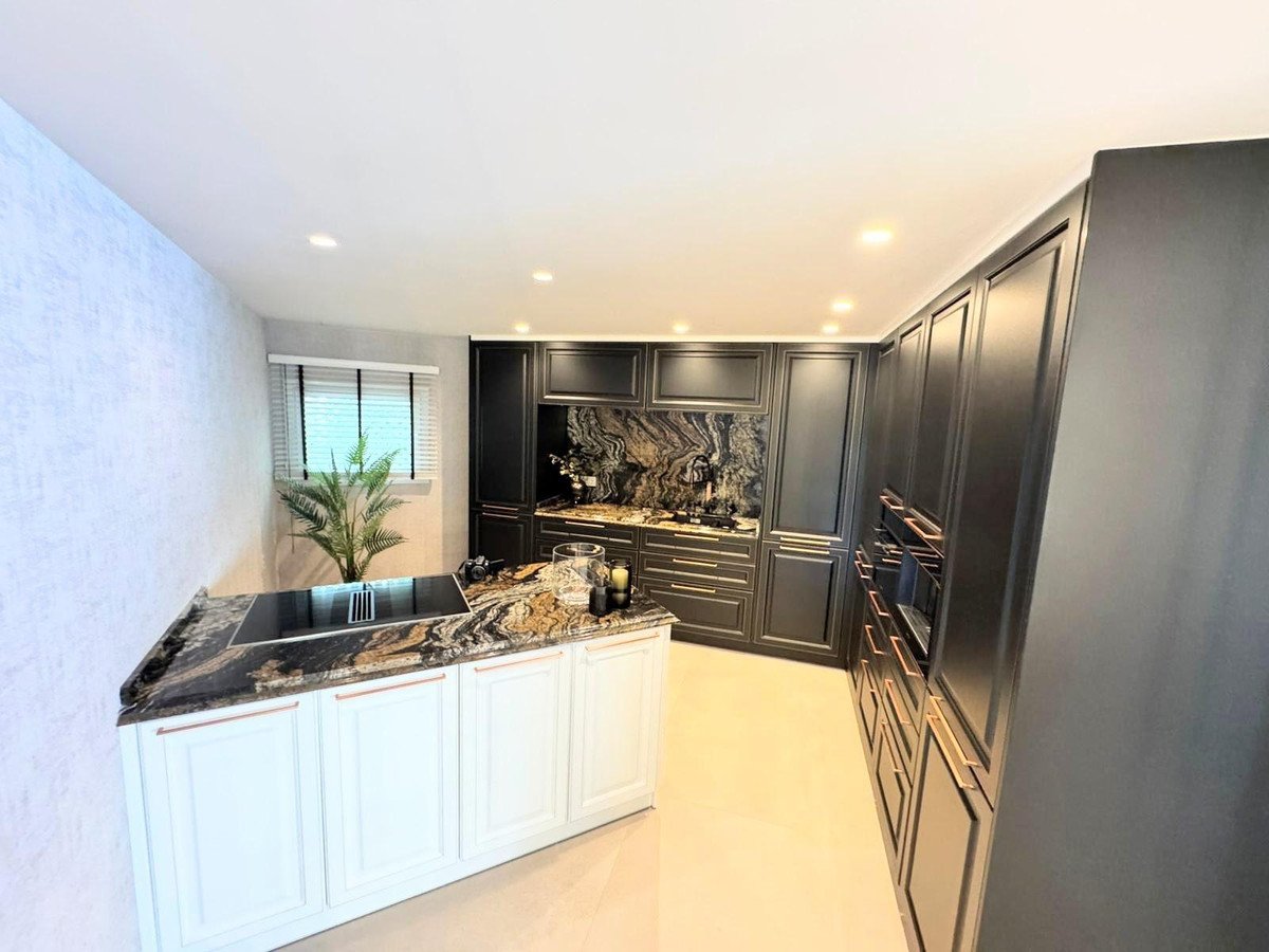 3 Bed Middle Floor Apartment in Puerto Banús