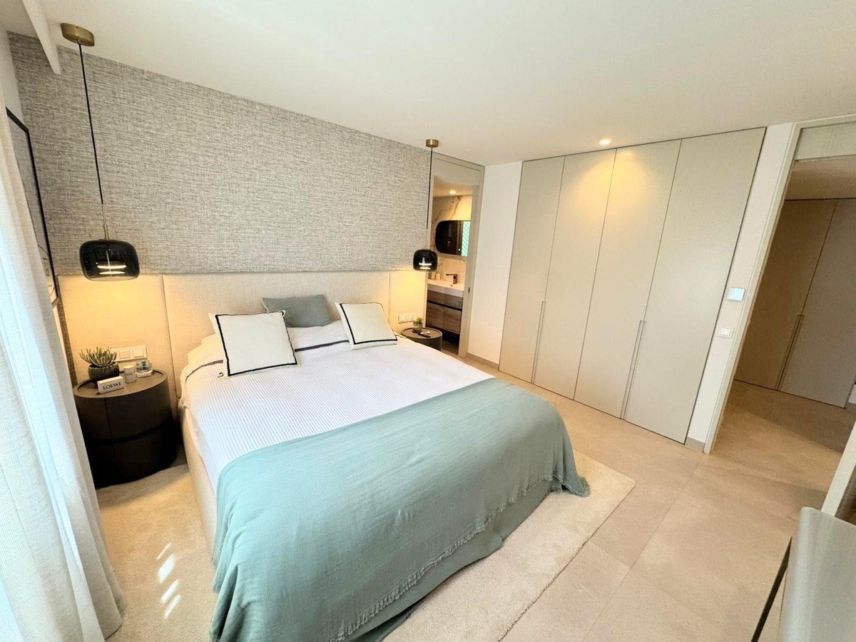 3 Bed Middle Floor Apartment in Puerto Banús