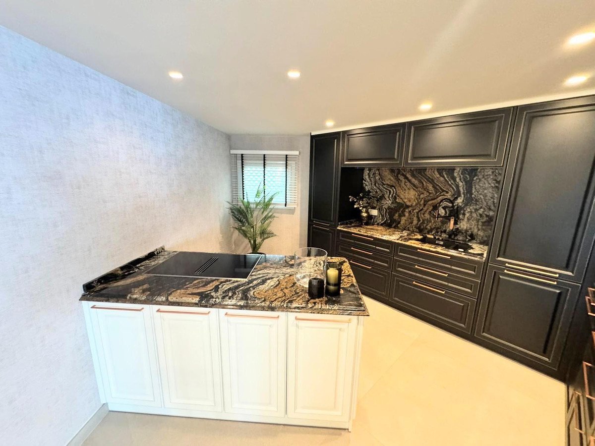 3 Bed Middle Floor Apartment in Puerto Banús