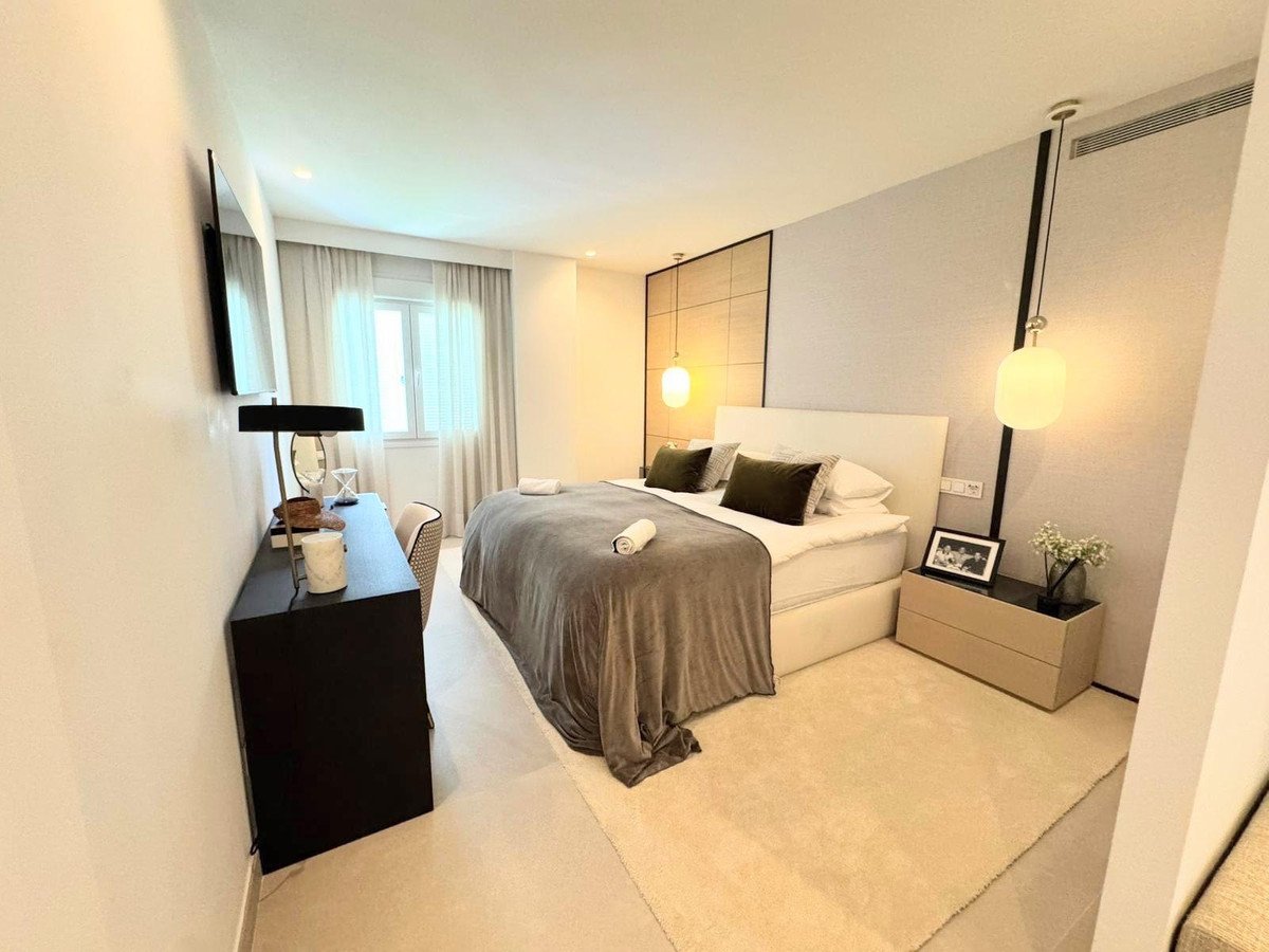 3 Bed Middle Floor Apartment in Puerto Banús